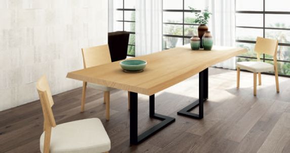 Modernūs valgomojo baldai stalas July 9
