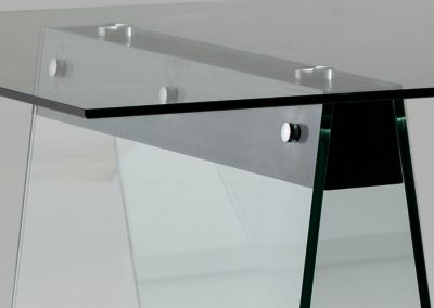 Modernus valgomojo stalas Mirna 4