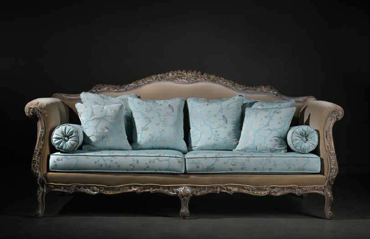 Klasikinio stiliaus sofa Lucia 1