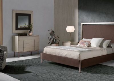 Modernūs miegamojo baldai Coral 20