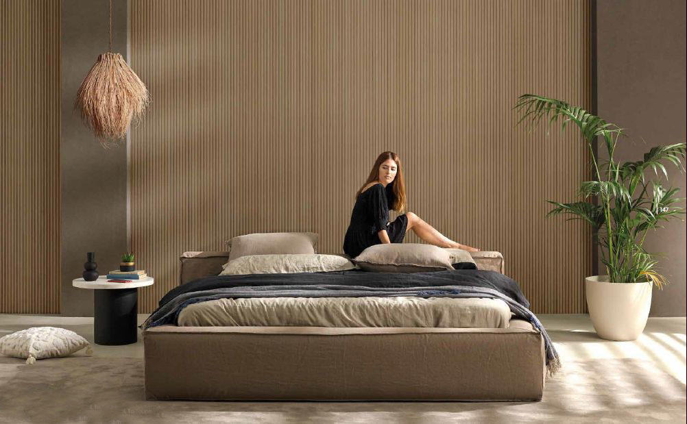 Modernūs miegamojo baldai lova Sud Wall