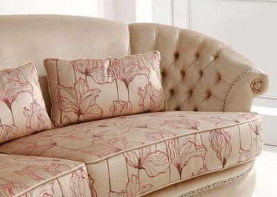Klasikinio stiliaus sofa 1645.1