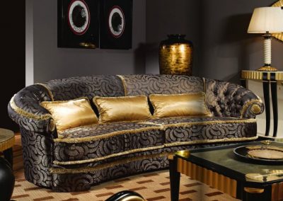 Klasikinio stiliaus sofa 1645.3