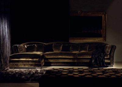 Klasikinio stiliaus sofa Charles 5