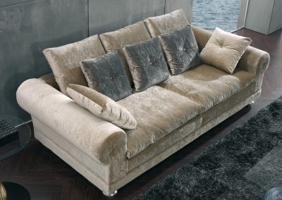 Klasikinio stiliaus sofa Myma 1