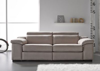 Modernios klasikos sofa Irina