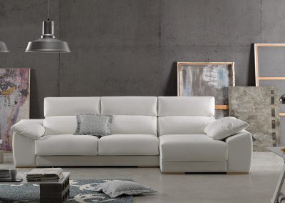 Modernaus stiliaus sofa Mery