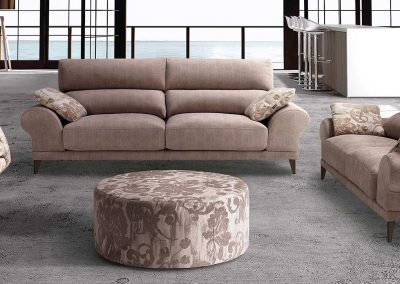 Modernios klasikos sofa Loewe 1