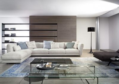 Modernūs minkšti svetainės baldai sofa Form 4