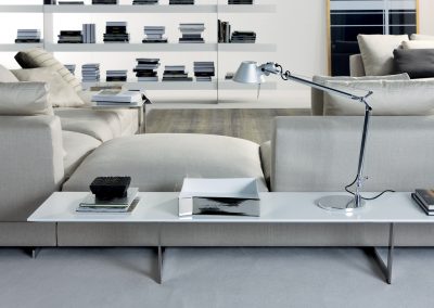 Modernūs minkšti svetainės baldai sofa James 4