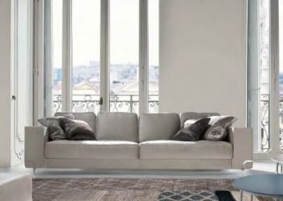 Modernūs minkšti svetainės baldai sofa pufas Oboe