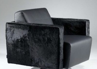 Modernūs minkšti svetainės baldai krėslas Nash