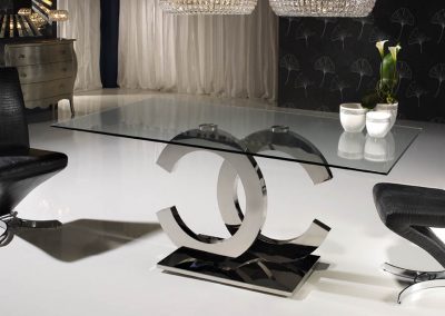 Modernios klasikos valgomojo baldai stalas Calima 1