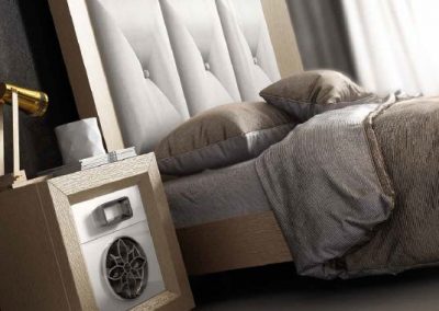 Modernios klasikos miegamojo baldai Enzo EZ67.1