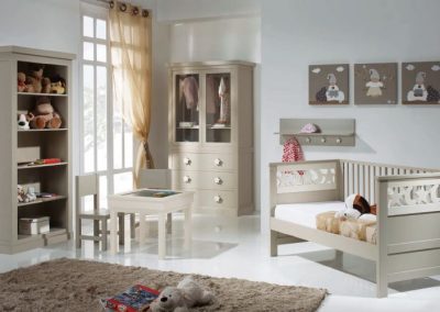 Modernios klasikos kūdikio baldai Stella