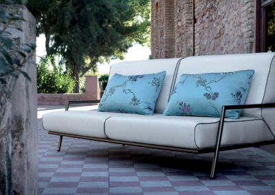 Modernios klasikos lauko baldai sofa Lucio 3