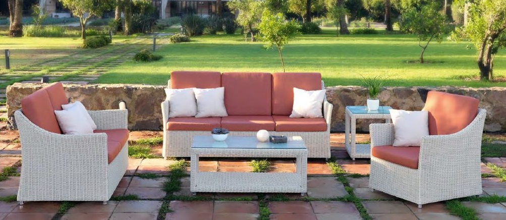 Modernios klasikos lauko baldai sofa Manacor