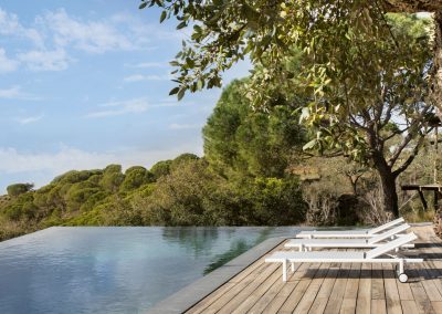 Modernūs lauko baldai gultas Up