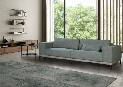 Modernūs minkšti svetainės baldai sofa Up