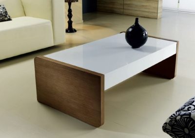Modernūs svetainės baldai staliukas Brenta