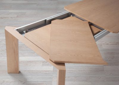 Modernūs valgomojo baldai stalas Rho 4