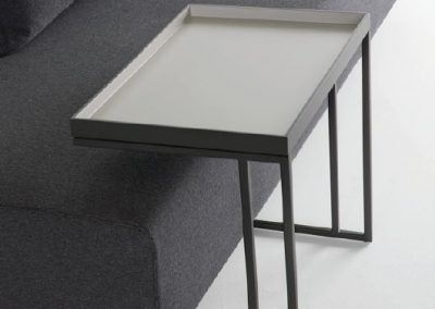 Modernūs staliukai Tray 1