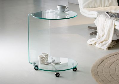 Modernus staliukas ant ratukų Glass 552672