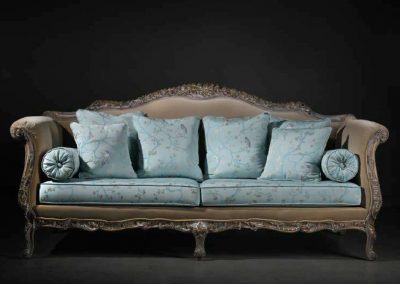 Klasikinio stiliaus sofa Lucia 1