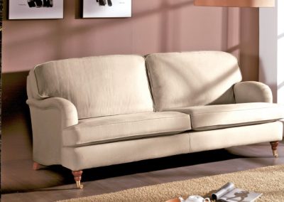 Klasikinio stiliaus sofa Angely 1