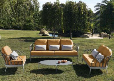 Modernūs lauko baldai sofa staliukas Sintra