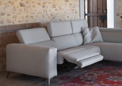 Modernūs minkšti svetainės baldai sofa Elnido 1
