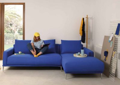 Modernūs minkšti svetainės baldai sofa Alfil