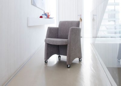 Modernios klasikos krėsliukas Tomy 5