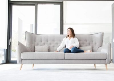 Modernios klasikos minkšti svetainės baldai sofa Simone 38