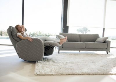 Modernus krėsliukas Kim 14