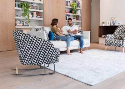 Modernus krėsliukas Komba 10