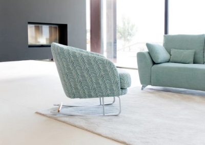 Modernus krėsliukas Komba 15