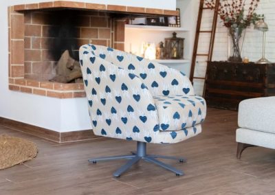 Modernus krėsliukas Komba 7