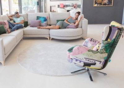 Modernus krėsliukas Kylian 43