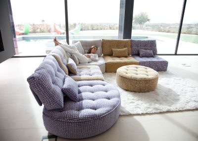 Modernūs minkšti svetainės baldai sofa Arianne Love 56