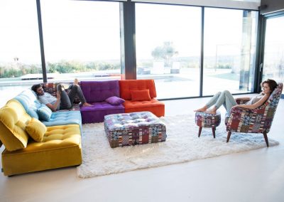 Modernūs minkšti svetainės baldai sofa Arianne Love 76