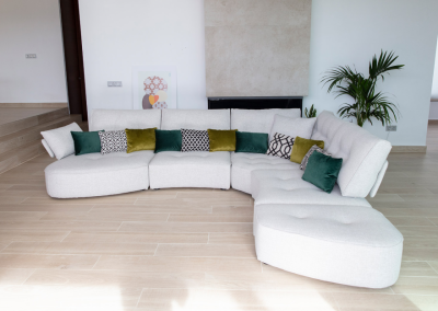 Modernūs minkšti svetainės baldai sofa Arianne Plus 24