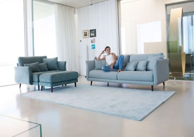 Modernūs minkšti svetainės baldai sofa Helsinki