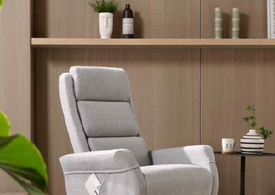 Modernūs minkšti svetainės baldai krėsliukas relax Lerone