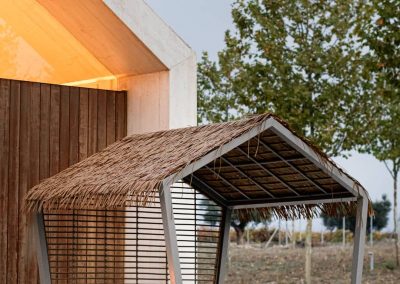 Modernūs lauko baldai lova Shelter 1