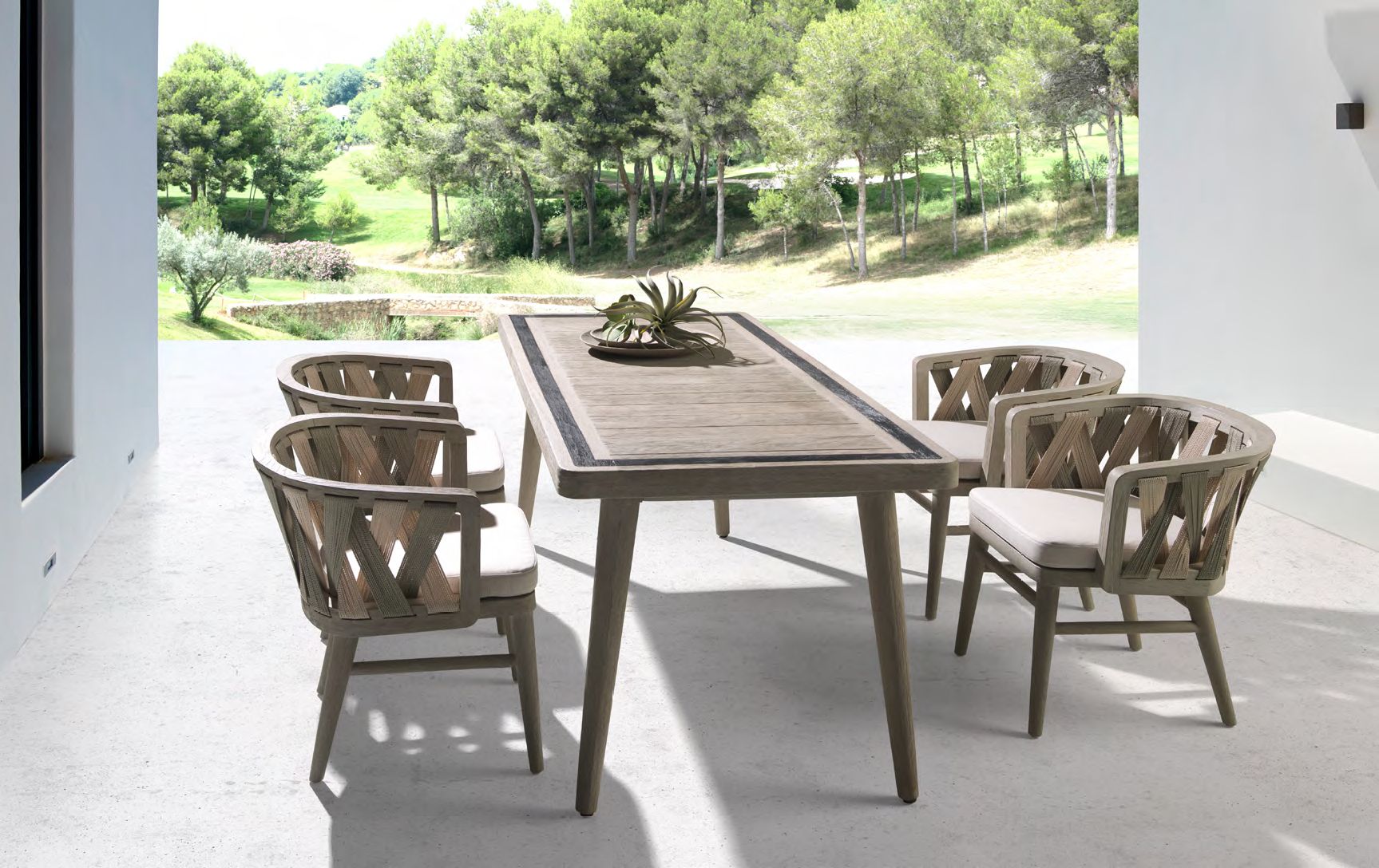 Modernios klasikos lauko baldai stalas ir kėdės Spark