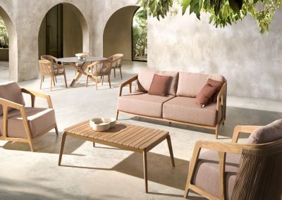 Modernios klasikos lauko baldai valgomojo sofa staliukas Rio